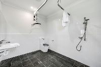 10   Eaglefield St 3 - Ensuite 2