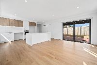 009 Open2view_ID779471-1_Empress_St