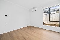 004 Open2view_ID779471-1_Empress_St