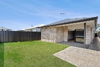 020 Open2view_ID988602-36_Uralba_Street