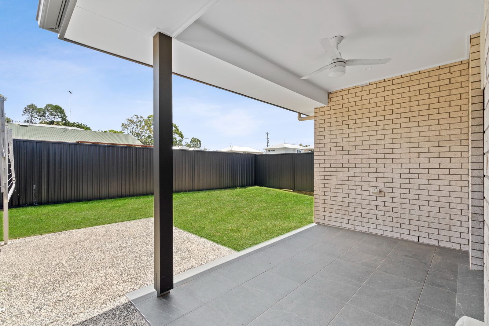 018 Open2view_ID988602-36_Uralba_Street