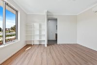 010 Open2view_ID903633-2_Prominent_Road