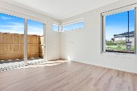 005 Open2view_ID903633-2_Prominent_Road