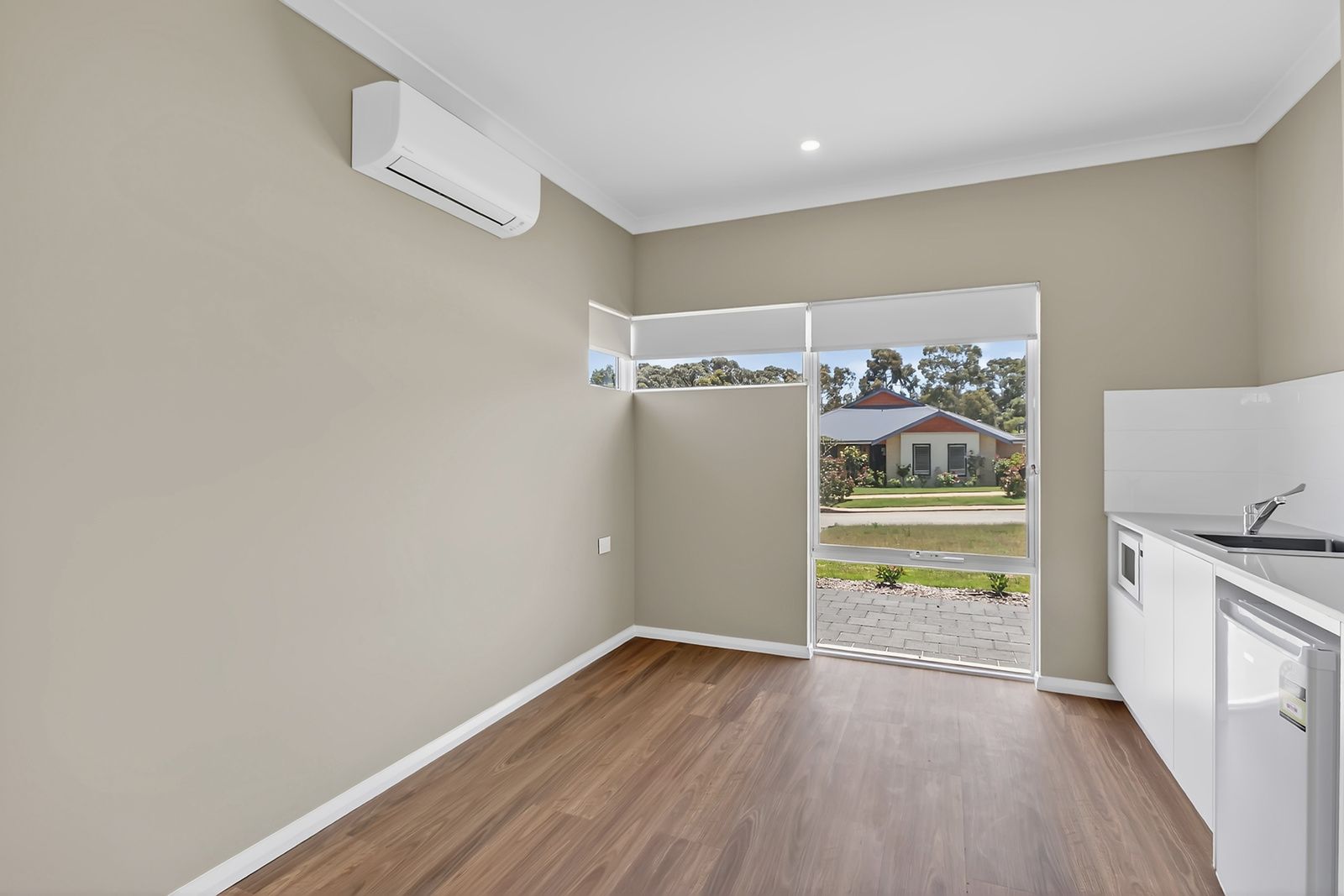 012 Open2view_ID979624-15_Overbeck_Street__Ashby