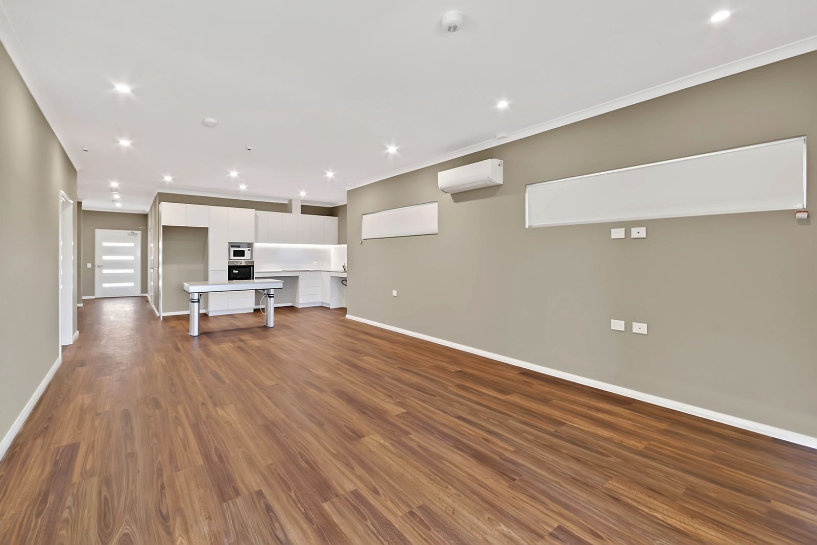 003 Open2view_ID979624-15_Overbeck_Street__Ashby