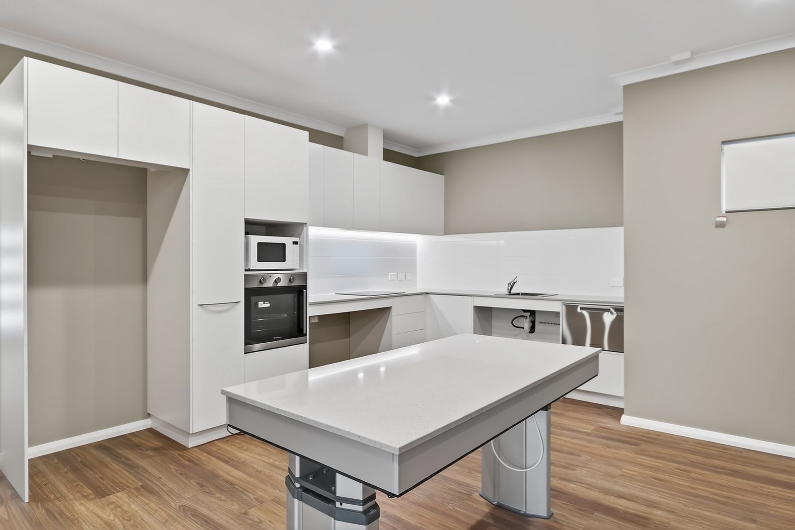 004 Open2view_ID979624-15_Overbeck_Street__Ashby