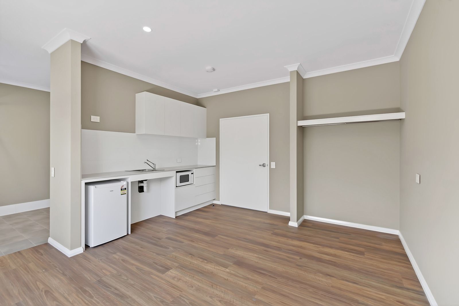 007 Open2view_ID979624-15_Overbeck_Street__Ashby