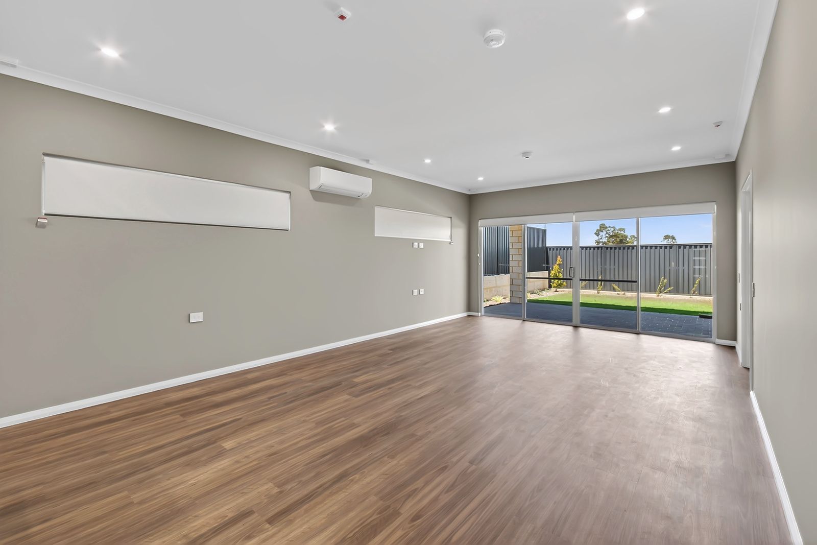 002 Open2view_ID979624-15_Overbeck_Street__Ashby