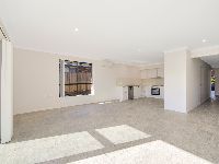 003 Open2view_ID956655-31_Pillar_Street[1]