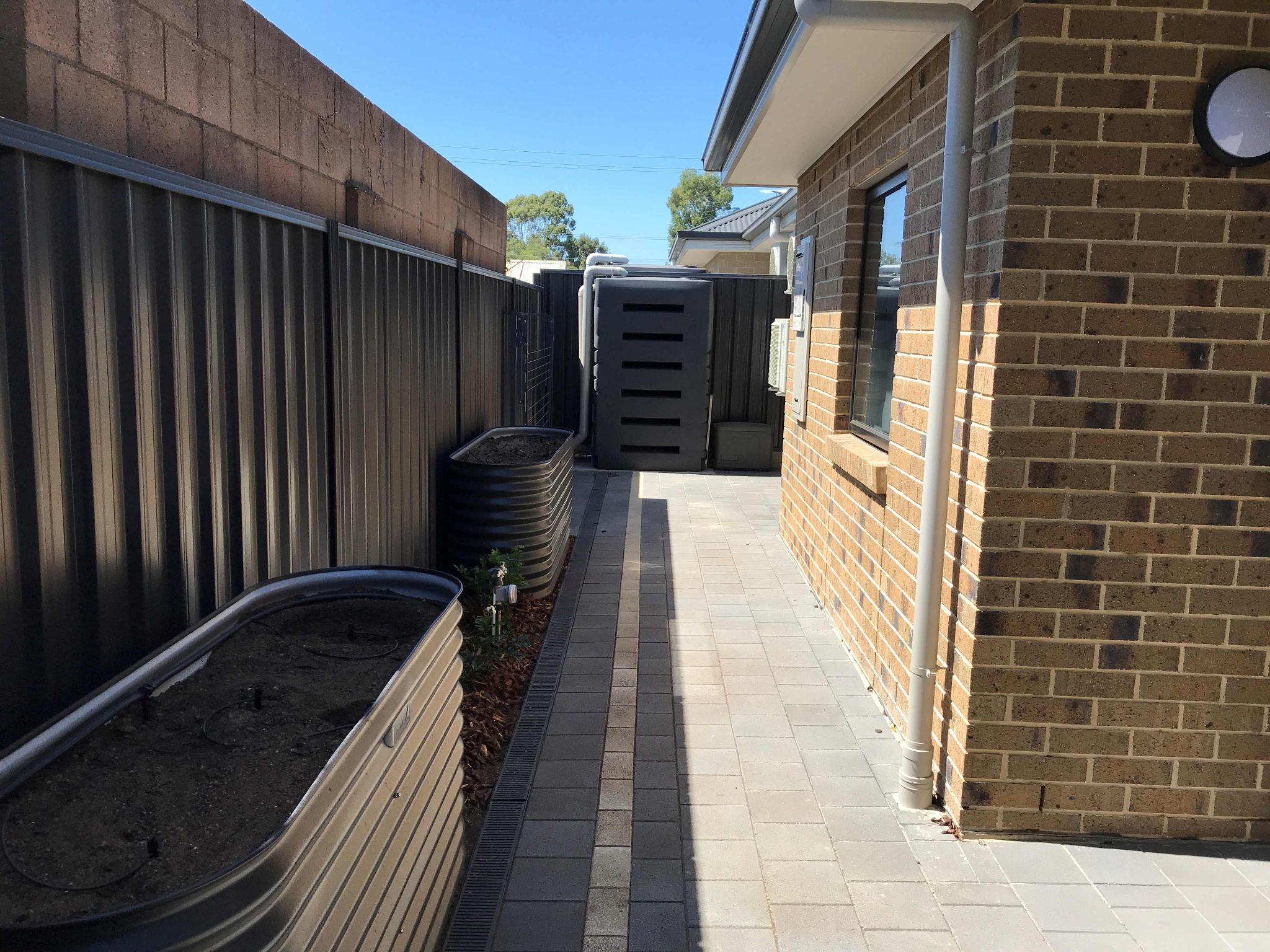 thomas st   outdoors 2