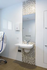 SIL036 LR_bolwarra heights_shared bathroom_2