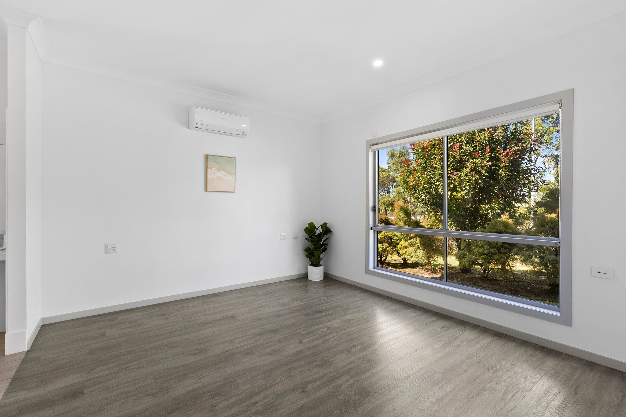 2 web-or-mls-8-scott-young-dr