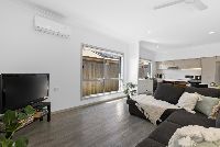 10 web-or-mls-8-scott-young-dr