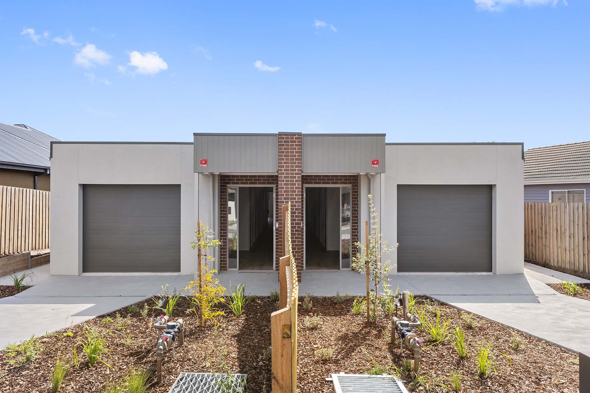 Facade Both 4 LR No Logo