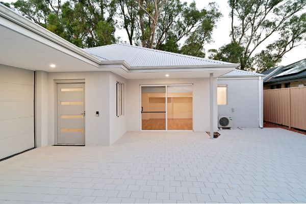 WEB Y25 681 16 Bannerdale Rd-03