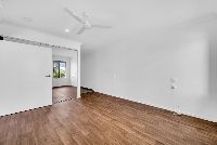 8   Stone Way 1 - Bed 1