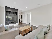 5   Roselea Ave 32 - Living