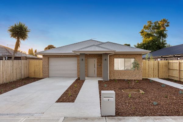 Jillian  7) - Facade 1 Dusk LR No Logo