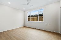 009 Open2view_ID968415-8_Sherlock_Street