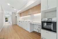 008 Open2view_ID968415-8_Sherlock_Street