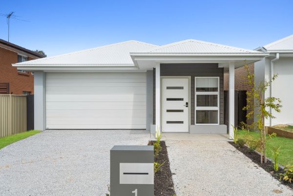 011 Open2view_ID968416-1_Brett_Road