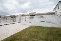 9 Exterior Front of House Large