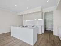 007 Open2view_ID884256-25_Nightmarch_Street