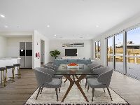 002 Open2view_ID884256-25_Nightmarch_Street