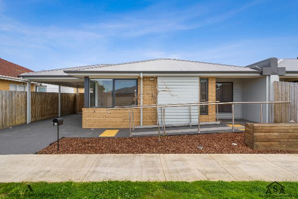 Facade   Giddings Street