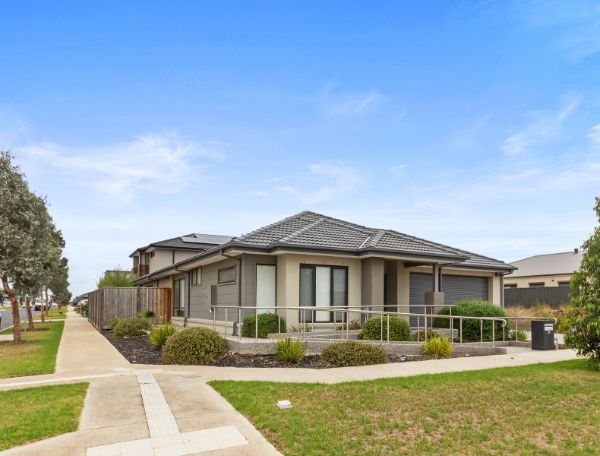 Tarneit Homebush  24_Homebush_Drive Facade 2