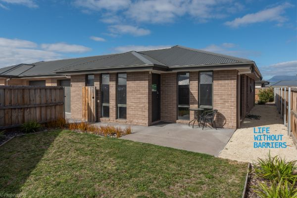 2 37 Menin Dr-Exterior front (HERO)