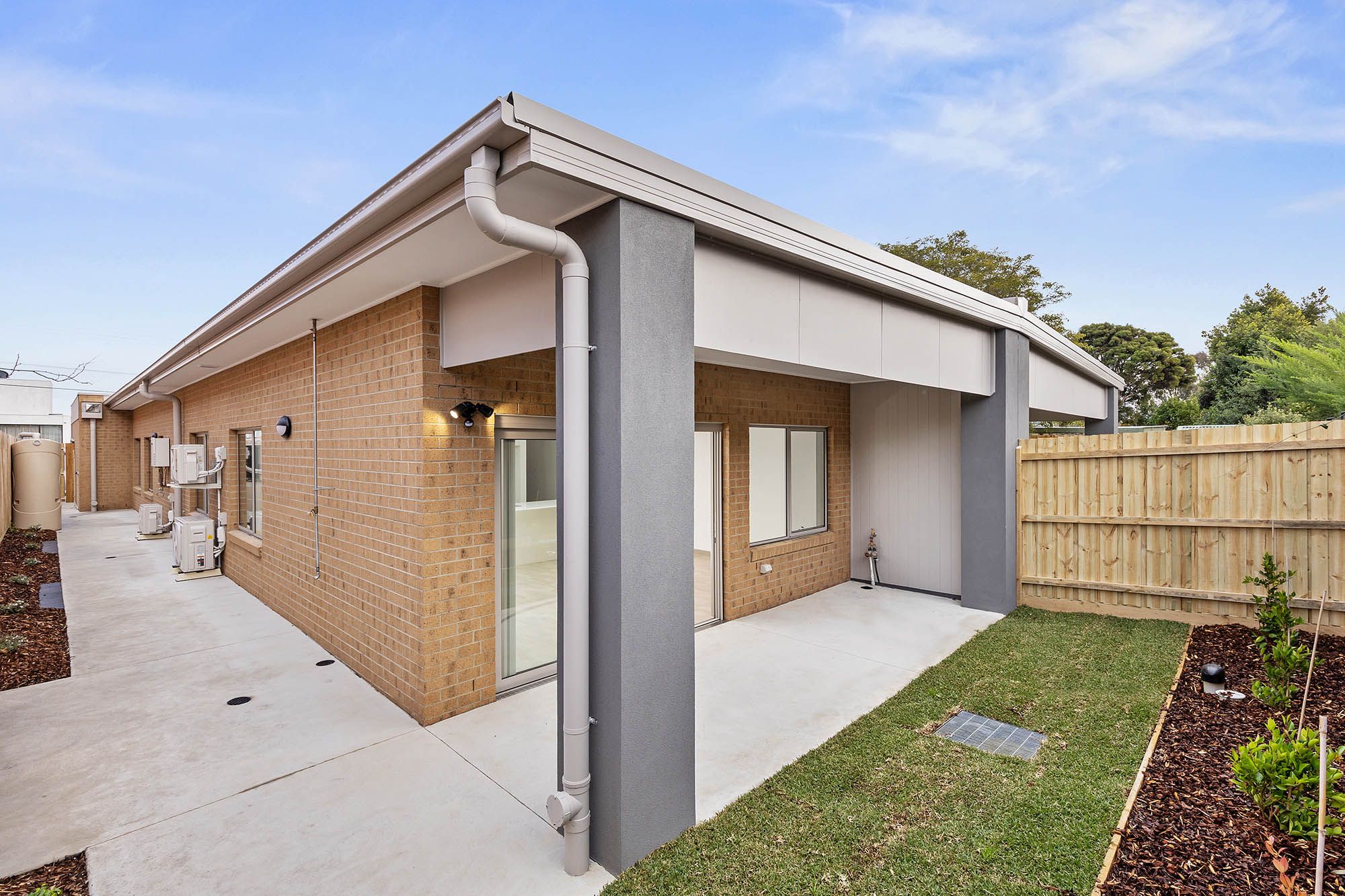 Smith IL   Backyard Right 2 LR No Logo