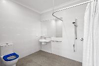 Bathroom b U1 46CaltonTerraceGympie 8471